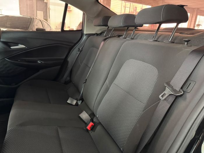 CHEVROLET ONIX PLUS 10MT LT