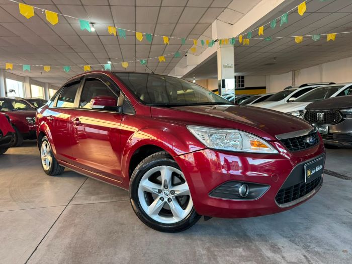 FORD FOCUS SEDAN 2.0 16V
