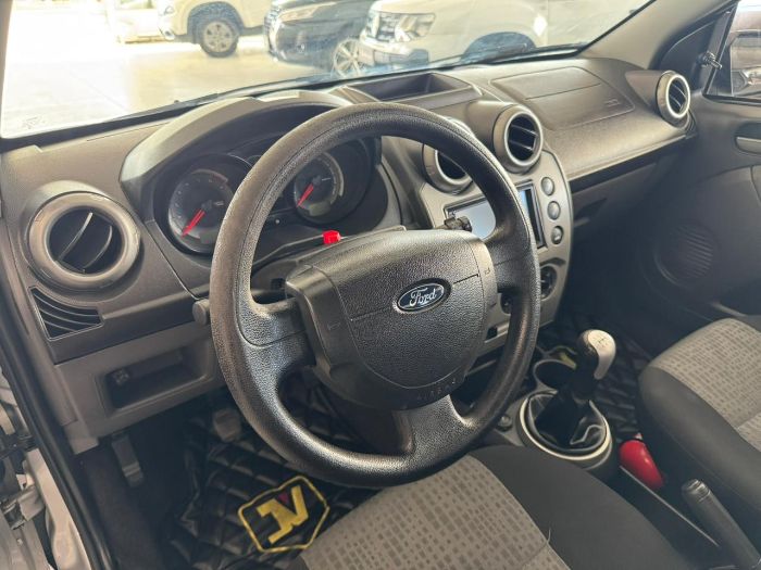 FORD FIESTA SEDAN 1.6 