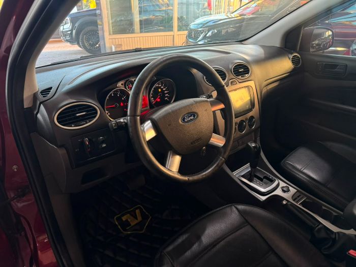 FORD FOCUS SEDAN 2.0 16V