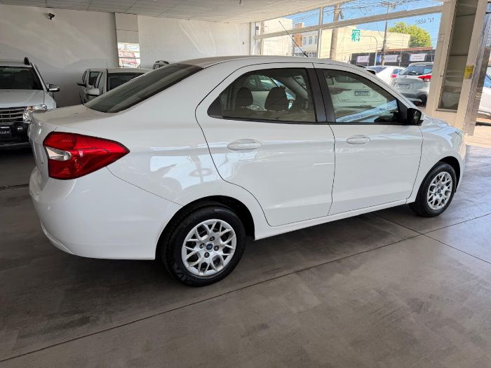 FORD KA SE SEDAN PLUS 1.5