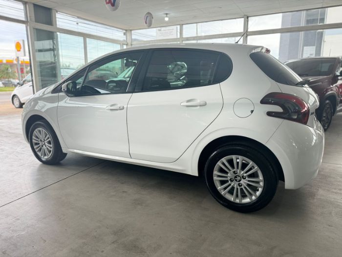 PEUGEOT PEUGEOT 208 ALLURE 1.2