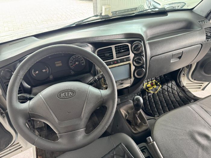KIA BONGO K-2500 2.5 4x2 TBD