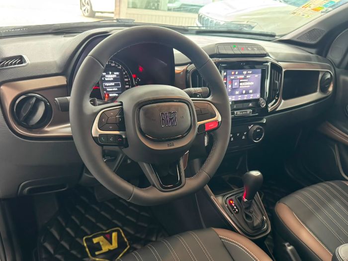 FIAT STRADA RANCH TURBO AT 1.0