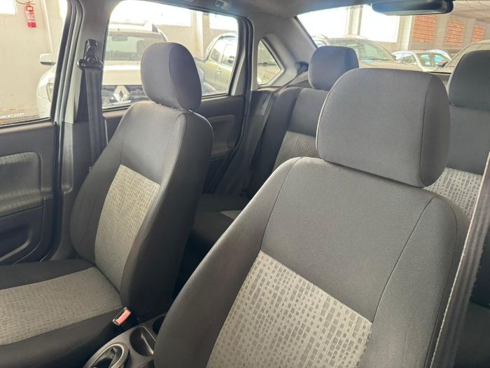 FORD FIESTA SEDAN 1.6 