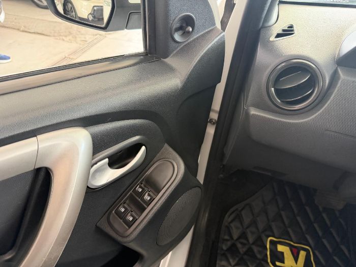 RENAULT DUSTER AUTHENTIQUE 1.6