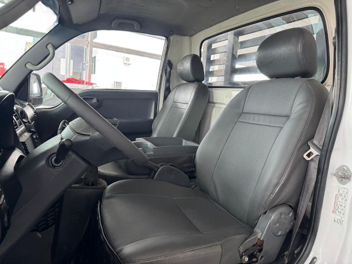 KIA BONGO K-2500 2.5 4x2 TBD