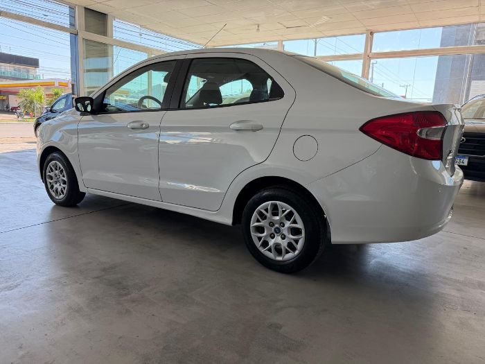 FORD KA SE SEDAN PLUS 1.5