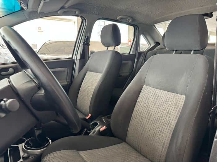 FORD FIESTA SEDAN 1.6