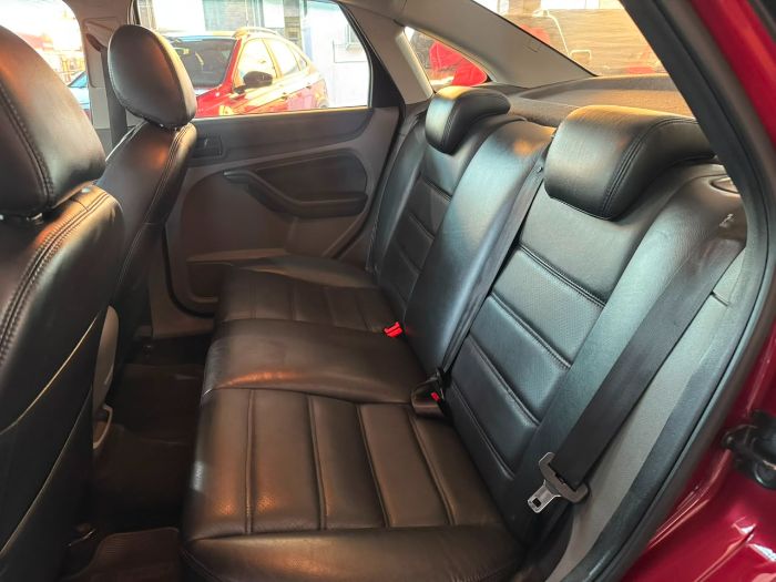 FORD FOCUS SEDAN 2.0 16V