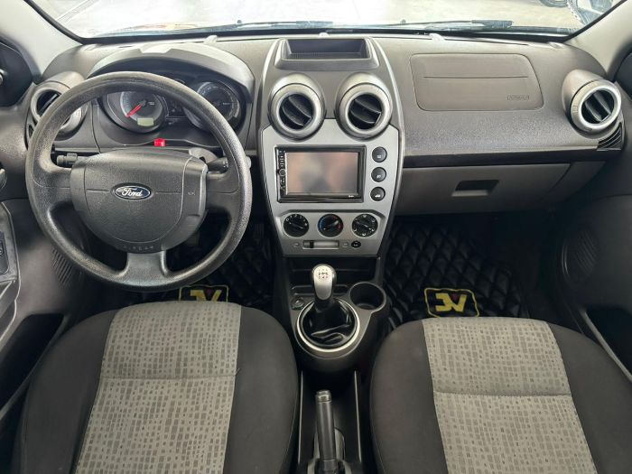 FORD FIESTA SEDAN 1.6 