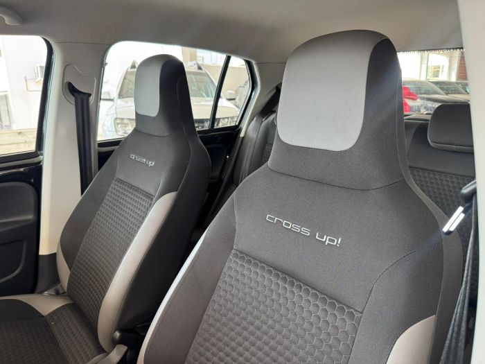 VOLKSWAGEN UP CROSS TSI 1.0
