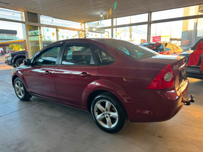 FORD FOCUS SEDAN 2.0 16V