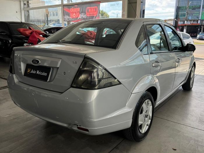 FORD FIESTA SEDAN 1.6 
