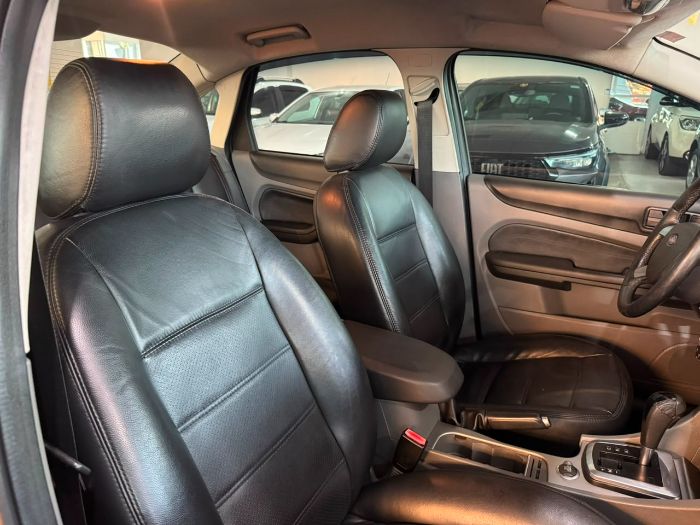 FORD FOCUS SEDAN 2.0 16V
