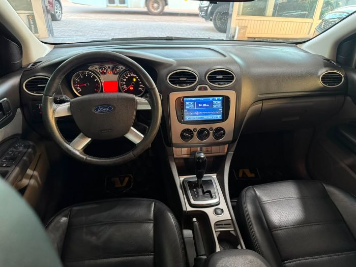 FORD FOCUS SEDAN 2.0 16V